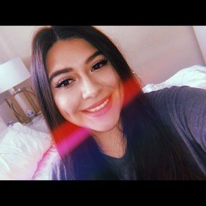 Meet your Posher, Arielle